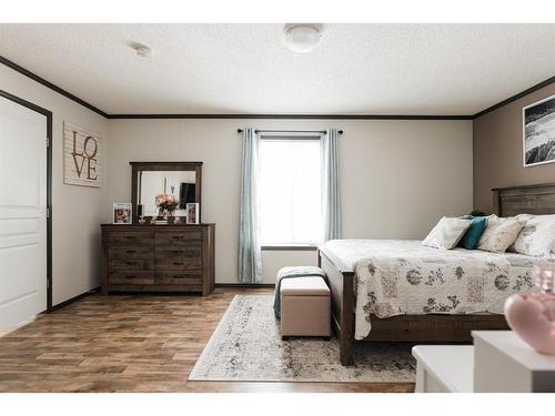 785 Beacon Hill Drive, Fort Mcmurray, AB - Indoor Photo Showing Bedroom