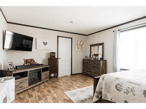 785 Beacon Hill Drive, Fort Mcmurray, AB - Indoor Photo Showing Bedroom