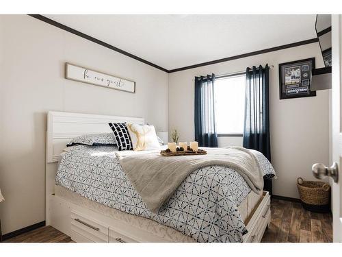 785 Beacon Hill Drive, Fort Mcmurray, AB - Indoor Photo Showing Bedroom