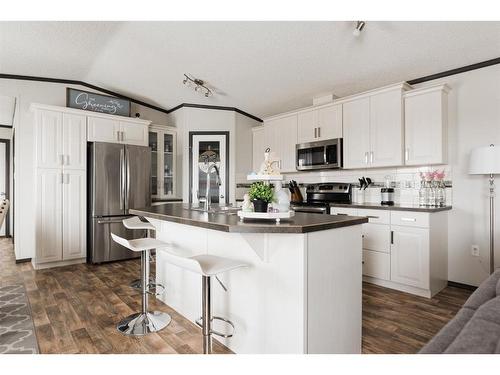 785 Beacon Hill Drive, Fort Mcmurray, AB - Indoor Photo Showing Kitchen With Stainless Steel Kitchen With Upgraded Kitchen