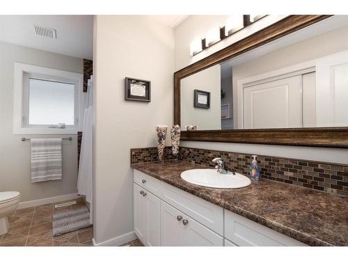 124 Blanchett Road, Fort Mcmurray, AB - Indoor Photo Showing Bathroom