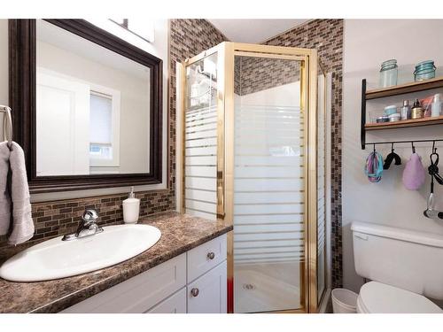 124 Blanchett Road, Fort Mcmurray, AB - Indoor Photo Showing Bathroom