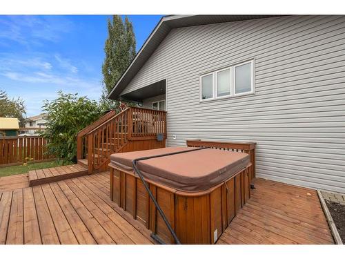 124 Blanchett Road, Fort Mcmurray, AB - Outdoor With Exterior