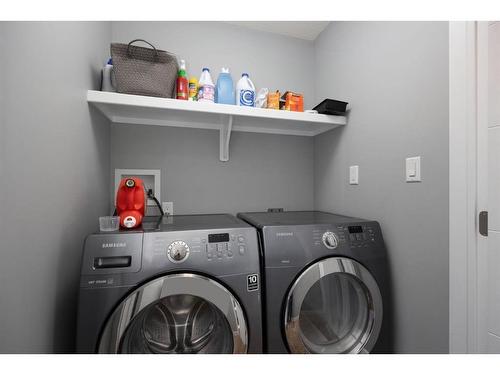 112 Comeau Crescent, Fort Mcmurray, AB - Indoor Photo Showing Laundry Room