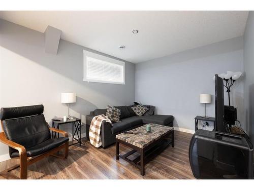 112 Comeau Crescent, Fort Mcmurray, AB - Indoor Photo Showing Living Room