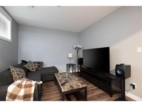 112 Comeau Crescent, Fort Mcmurray, AB - Indoor Photo Showing Living Room