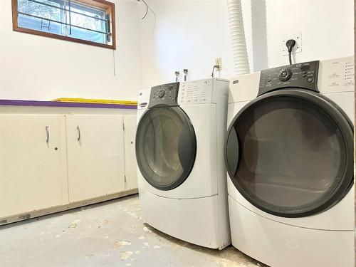 10205 105 Street, Lac La Biche, AB - Indoor Photo Showing Laundry Room