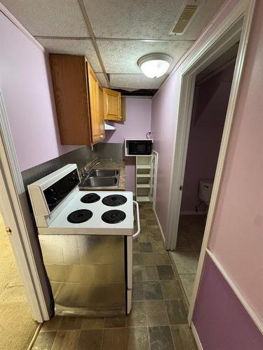 217 Hillcrest Drive, Fort Mcmurray, AB - Indoor Photo Showing Kitchen