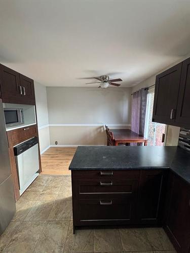 217 Hillcrest Drive, Fort Mcmurray, AB - Indoor Photo Showing Kitchen