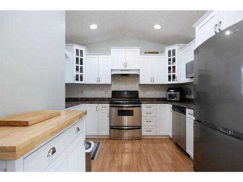 197 Swanson Crescent, Fort Mcmurray, AB - Indoor Photo Showing Kitchen