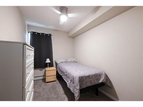 324-201 Abasand Drive, Fort Mcmurray, AB - Indoor Photo Showing Bedroom