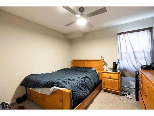 324-201 Abasand Drive, Fort Mcmurray, AB - Indoor Photo Showing Bedroom