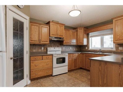 113 Paris Crescent, Fort Mcmurray, AB - Indoor Photo Showing Kitchen