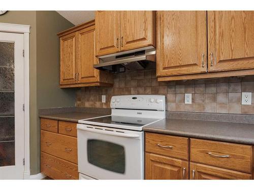 113 Paris Crescent, Fort Mcmurray, AB - Indoor Photo Showing Kitchen