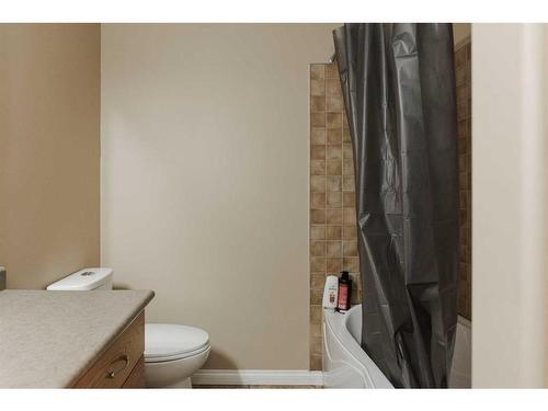 113 Paris Crescent, Fort Mcmurray, AB - Indoor Photo Showing Bathroom