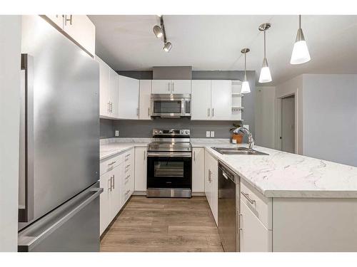 409-115 Denholm Gate, Fort Mcmurray, AB - Indoor Photo Showing Kitchen With Double Sink With Upgraded Kitchen