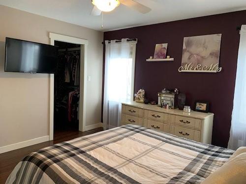 9602 100 Avenue, Lac La Biche, AB - Indoor Photo Showing Bedroom