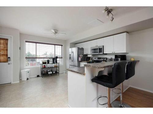 17-240 Laffont Way, Fort Mcmurray, AB - Indoor Photo Showing Kitchen