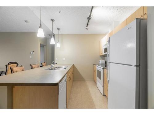 106-136C Sandpiper Road, Fort Mcmurray, AB - Indoor Photo Showing Kitchen With Double Sink