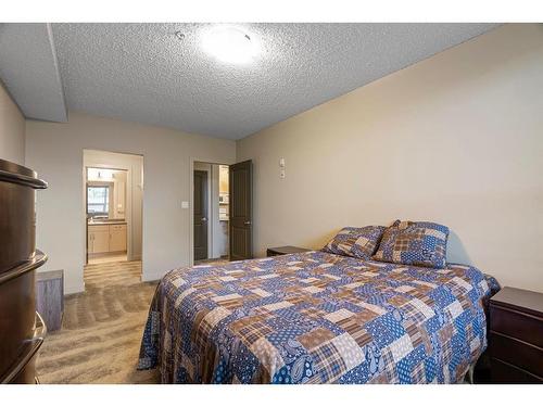 106-136C Sandpiper Road, Fort Mcmurray, AB - Indoor Photo Showing Bedroom