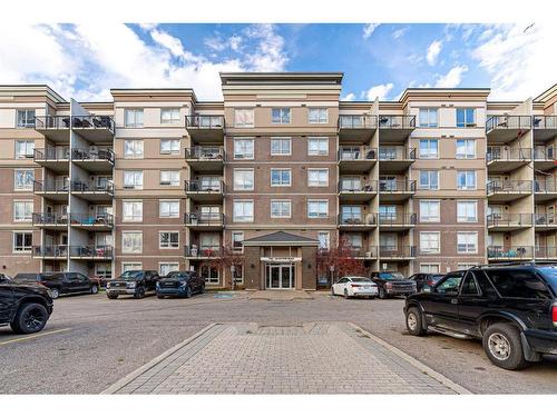 106-136C Sandpiper Road, Fort Mcmurray, AB - Outdoor With Facade