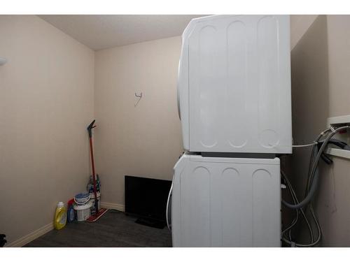 2201-200 Lougheed Drive, Fort Mcmurray, AB - Indoor Photo Showing Laundry Room