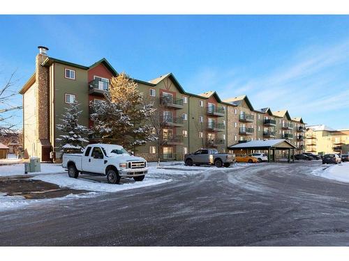 2201-200 Lougheed Drive, Fort Mcmurray, AB - Outdoor With Facade