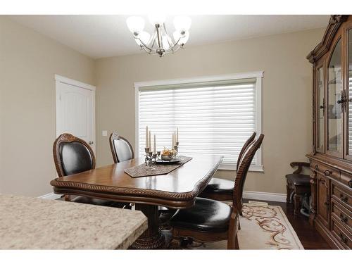 6-300 Sparrow Hawk Drive, Fort Mcmurray, AB - Indoor Photo Showing Dining Room