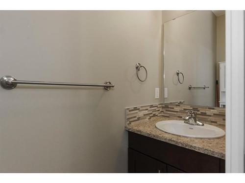 6-300 Sparrow Hawk Drive, Fort Mcmurray, AB - Indoor Photo Showing Bathroom