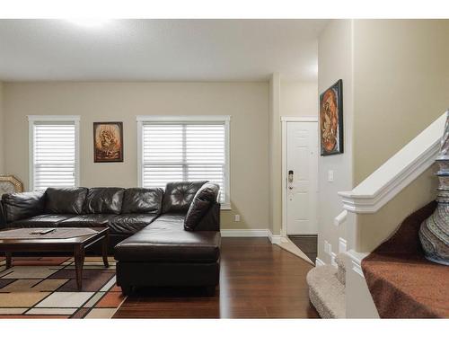 6-300 Sparrow Hawk Drive, Fort Mcmurray, AB - Indoor Photo Showing Living Room