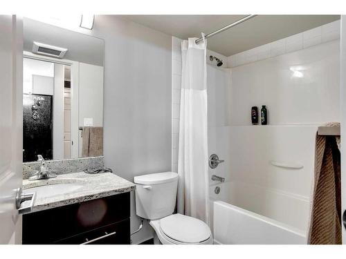 1115-7901 King Street, Fort Mcmurray, AB - Indoor Photo Showing Bathroom