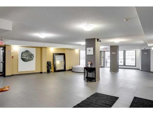 1115-7901 King Street, Fort Mcmurray, AB - Indoor