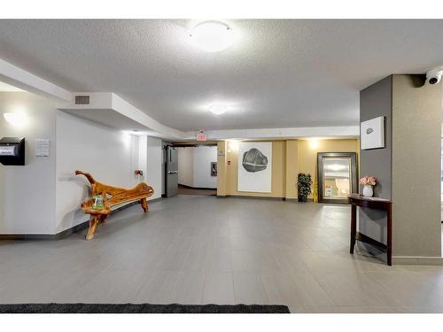 1115-7901 King Street, Fort Mcmurray, AB - Indoor