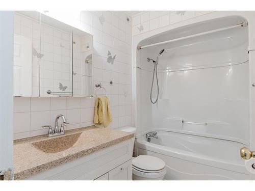 23 Maciver Street, Fort Mcmurray, AB - Indoor Photo Showing Bathroom