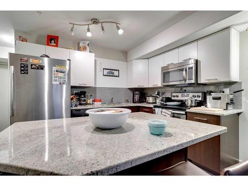 1213-7901 King Street, Fort Mcmurray, AB - Indoor Photo Showing Kitchen