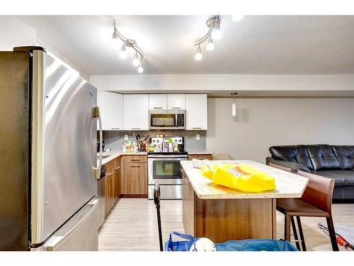 1219-7901 King Street, Fort Mcmurray, AB - Indoor Photo Showing Kitchen