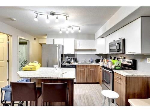 1219-7901 King Street, Fort Mcmurray, AB - Indoor Photo Showing Kitchen With Upgraded Kitchen