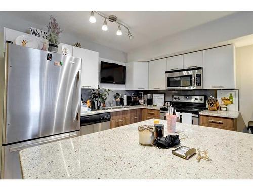 1313-7901 King Street, Fort Mcmurray, AB - Indoor Photo Showing Kitchen With Upgraded Kitchen