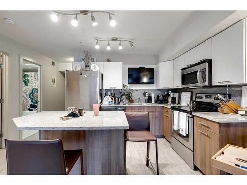 1313-7901 King Street, Fort Mcmurray, AB - Indoor Photo Showing Kitchen With Upgraded Kitchen