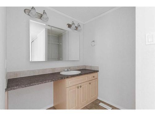 124 Fir Street, Fort Mcmurray, AB - Indoor Photo Showing Bathroom