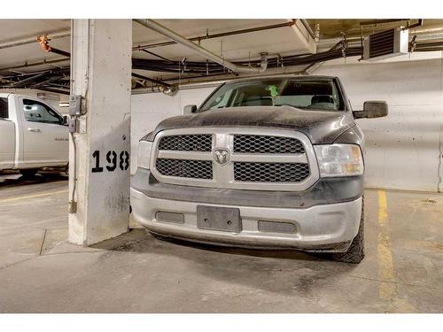 1318-7901 King Street, Fort Mcmurray, AB - Indoor Photo Showing Garage