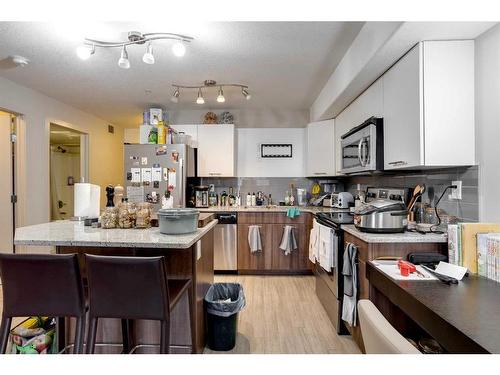 1319-7901 King Street, Fort Mcmurray, AB - Indoor Photo Showing Kitchen