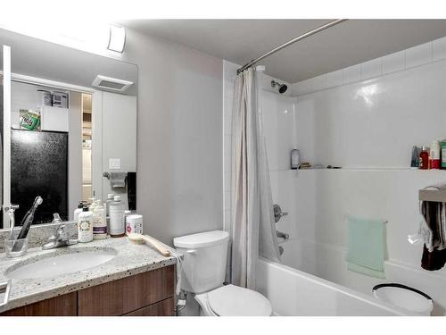 1319-7901 King Street, Fort Mcmurray, AB - Indoor Photo Showing Bathroom