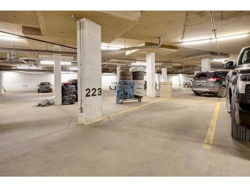 1422-7901 King Street, Fort Mcmurray, AB - Indoor Photo Showing Garage