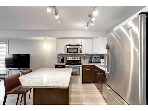 1422-7901 King Street, Fort Mcmurray, AB - Indoor Photo Showing Kitchen