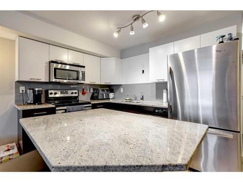 1422-7901 King Street, Fort Mcmurray, AB - Indoor Photo Showing Kitchen