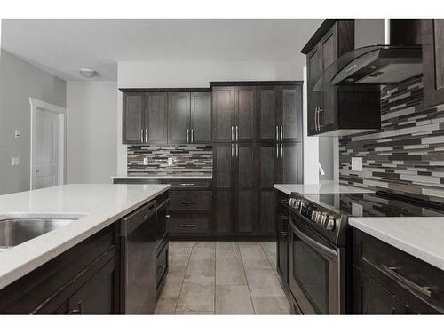 19-140 Fontaine Crescent, Fort Mcmurray, AB - Indoor Photo Showing Kitchen With Upgraded Kitchen