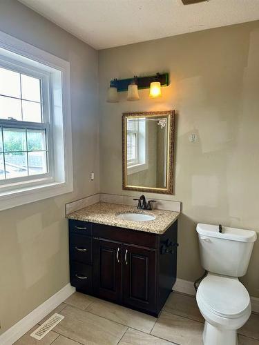 110-10209 92 Avenue, Lac La Biche, AB - Indoor Photo Showing Bathroom