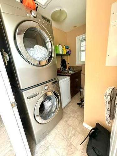 175 Poplar Drive Rr, Conklin, AB - Indoor Photo Showing Laundry Room