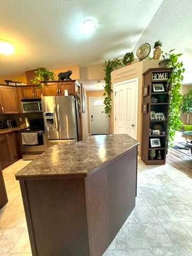 175 Poplar Drive Rr, Conklin, AB - Indoor Photo Showing Kitchen